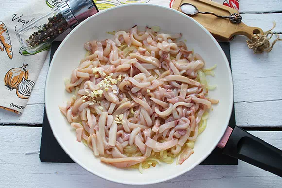 жареные кальмары на сковороде фото 7